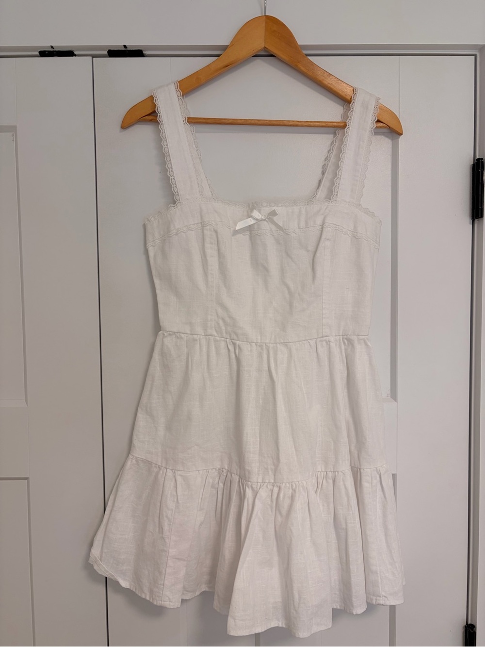 White Lace-Trim Sleeveless Tiered Sundress